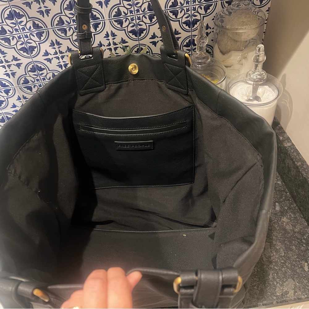 Free people tote. Excellent condition. Non smoking home. - Picture 5 of 5